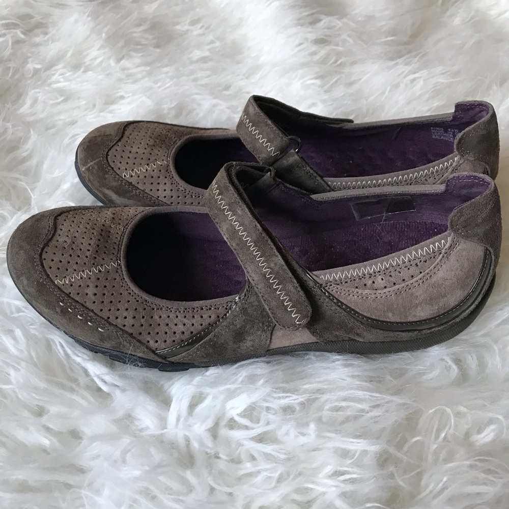 Privo by Clark’s Brown suede Mary Jane shoes‎